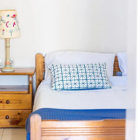 Mouries House, Walking Distance To Beach! *