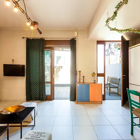 Mouries House, Walking Distance To Beach! Rethimnon