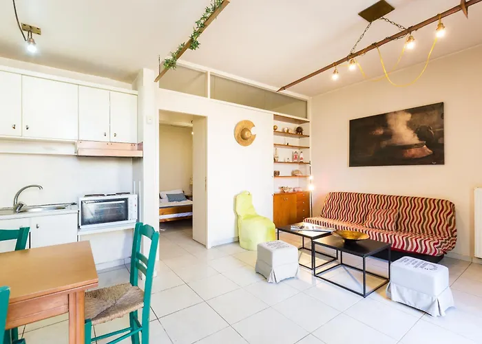 Apartment Mouries House, Walking Distance To Beach!